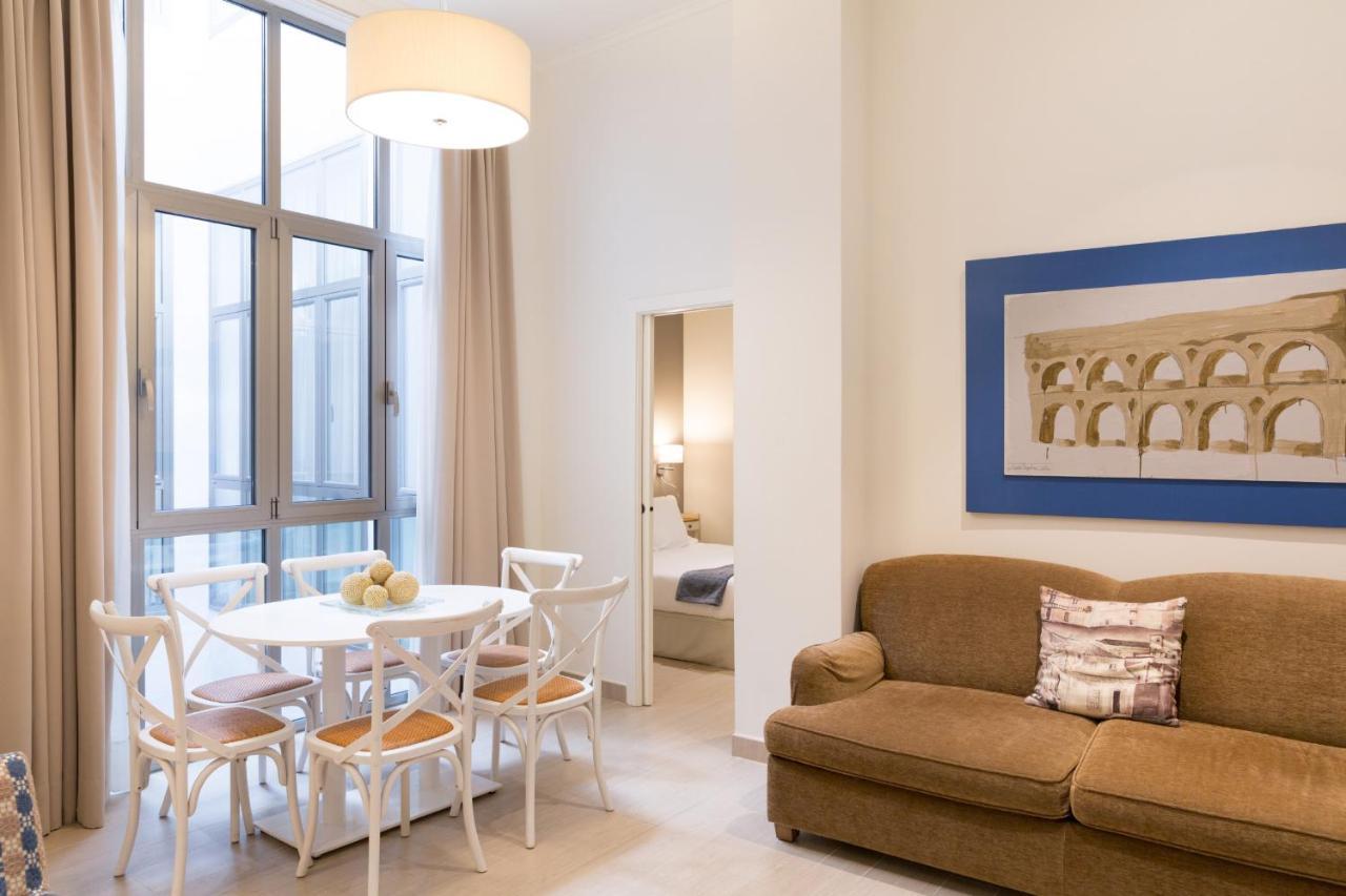Welldone Cathedral Suites เซบีญา ภายนอก รูปภาพ