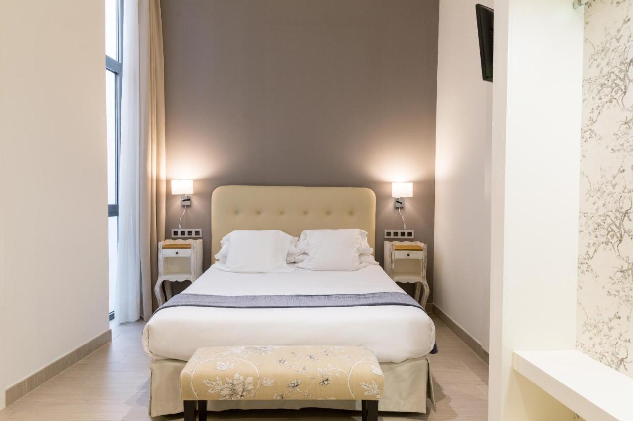 Welldone Cathedral Suites เซบีญา ภายนอก รูปภาพ